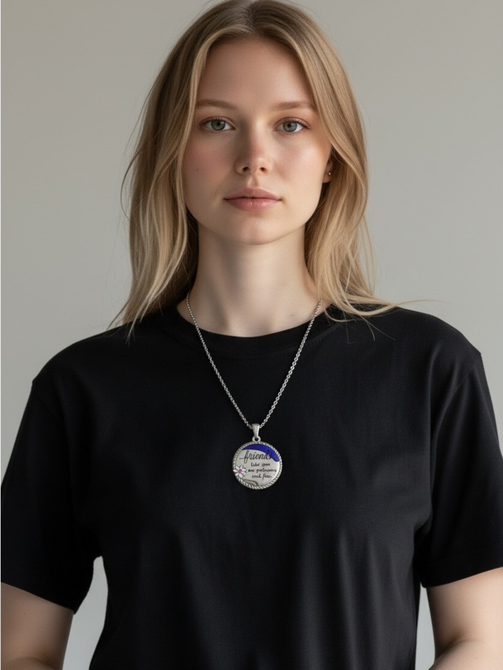 10/23 Silver-tone 'Friends' Round Pendant Necklace - Blue & White